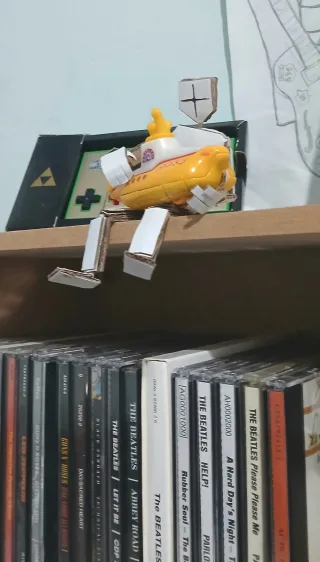 boneco de papelão