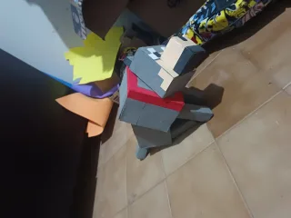 Cachorro do minecraft de papelão